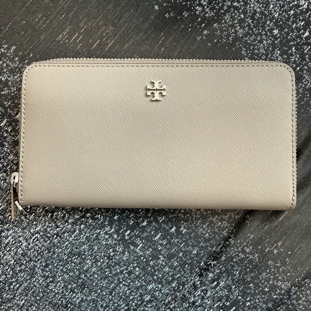 Tory Burch Gray Saffiano Leather Zip Around Wallet Continental